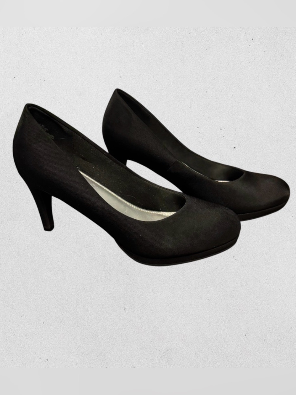It's OK 'Piper' Black Rounded Toe Pumps
